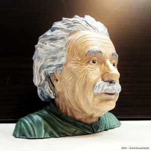 Einstein bemalt
